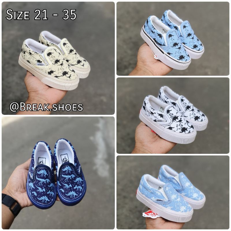 SEPATU ANAK SLIP ON MOTIF DINO