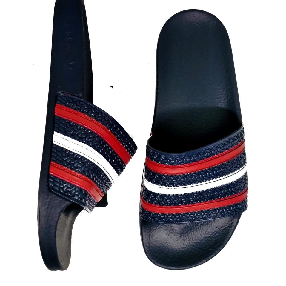 Banyak Dipakai.. TerbaruSandal Slop Pria Adidas Adilette Austria Grade Ori Size 38-44