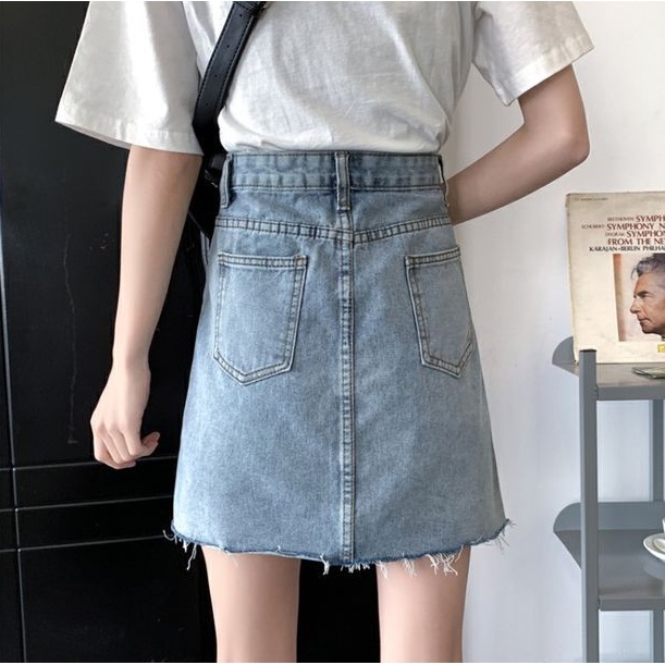 Rok denim rok berkancing rok fashion simple cocok untuk semua usia rok ramping angkat pinggul rok high waist pinggang tinggi