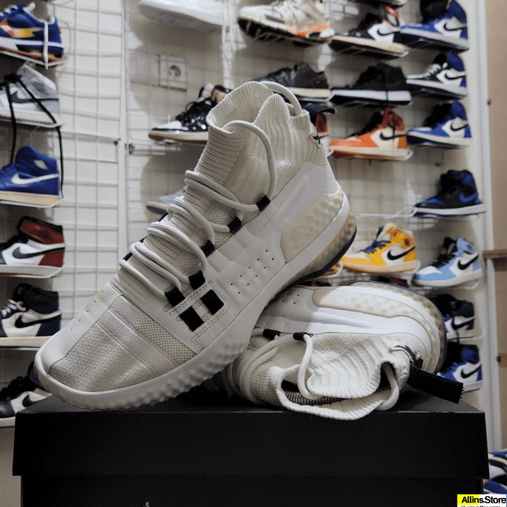 SEPATU UNDER ARMOUR PROJECT ROCK 1 (3020788-108)