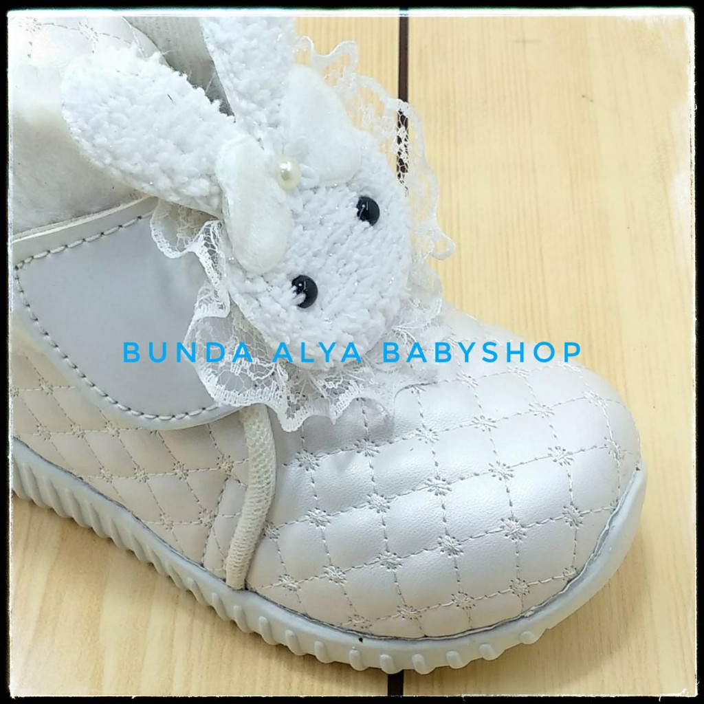 Sepatu Anak Perempuan Boots Bulu Usia 3 4 Tahun PUTIH - Sepatu Anak Cewek Kelinci Bulu Size 29 -30