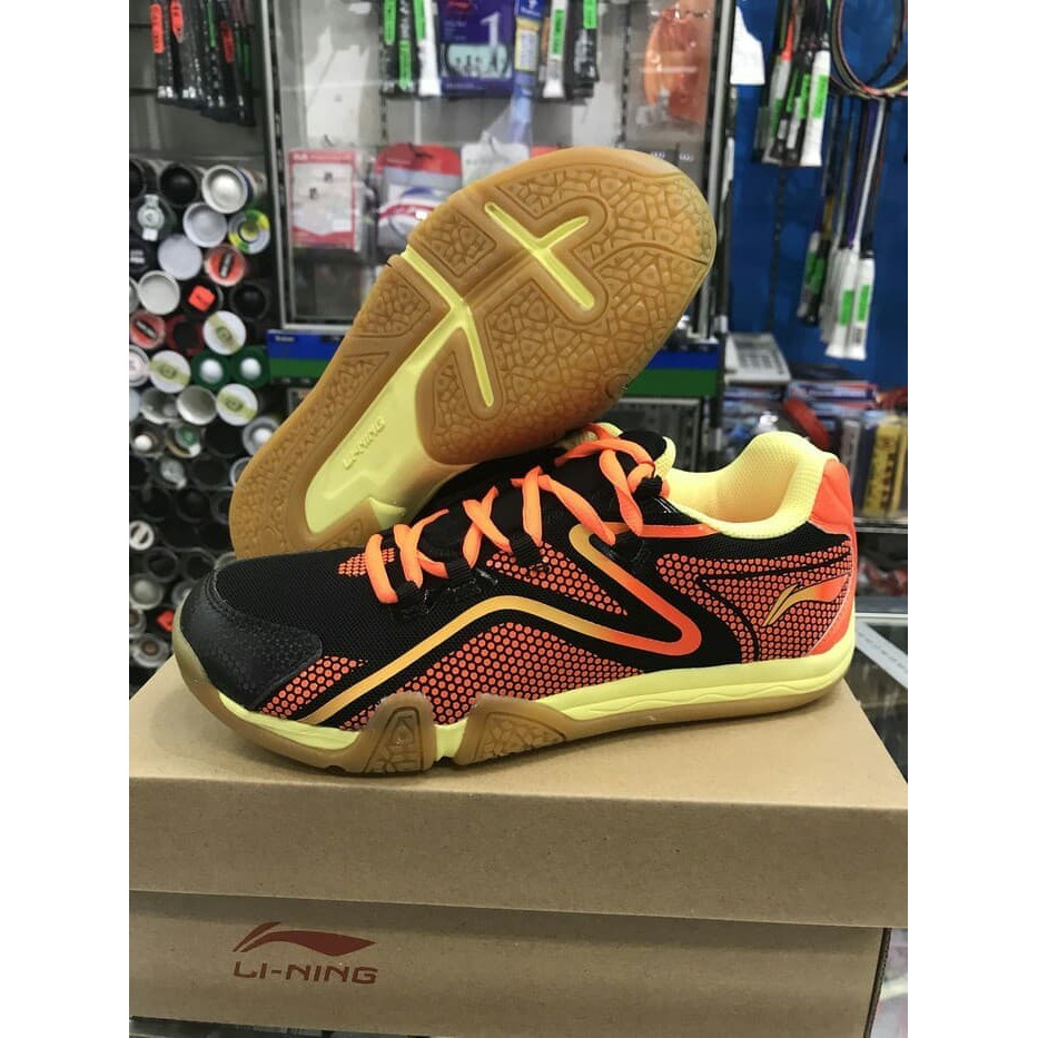 sepatu badminton lining xilo hitam original