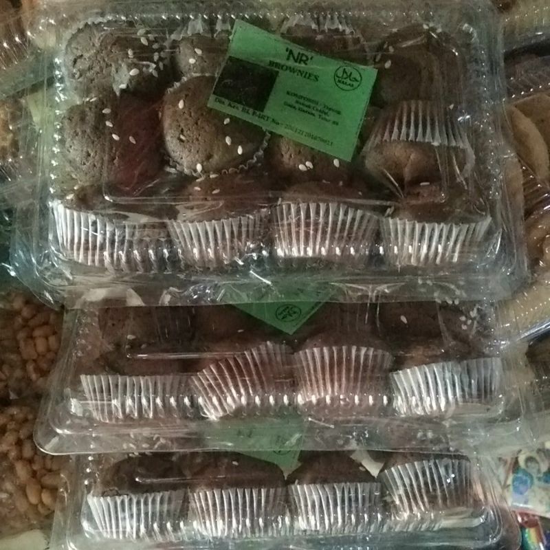 

BRONIS-BOLU KERING RASA COKLAT harga 1 pack isi 12 pics