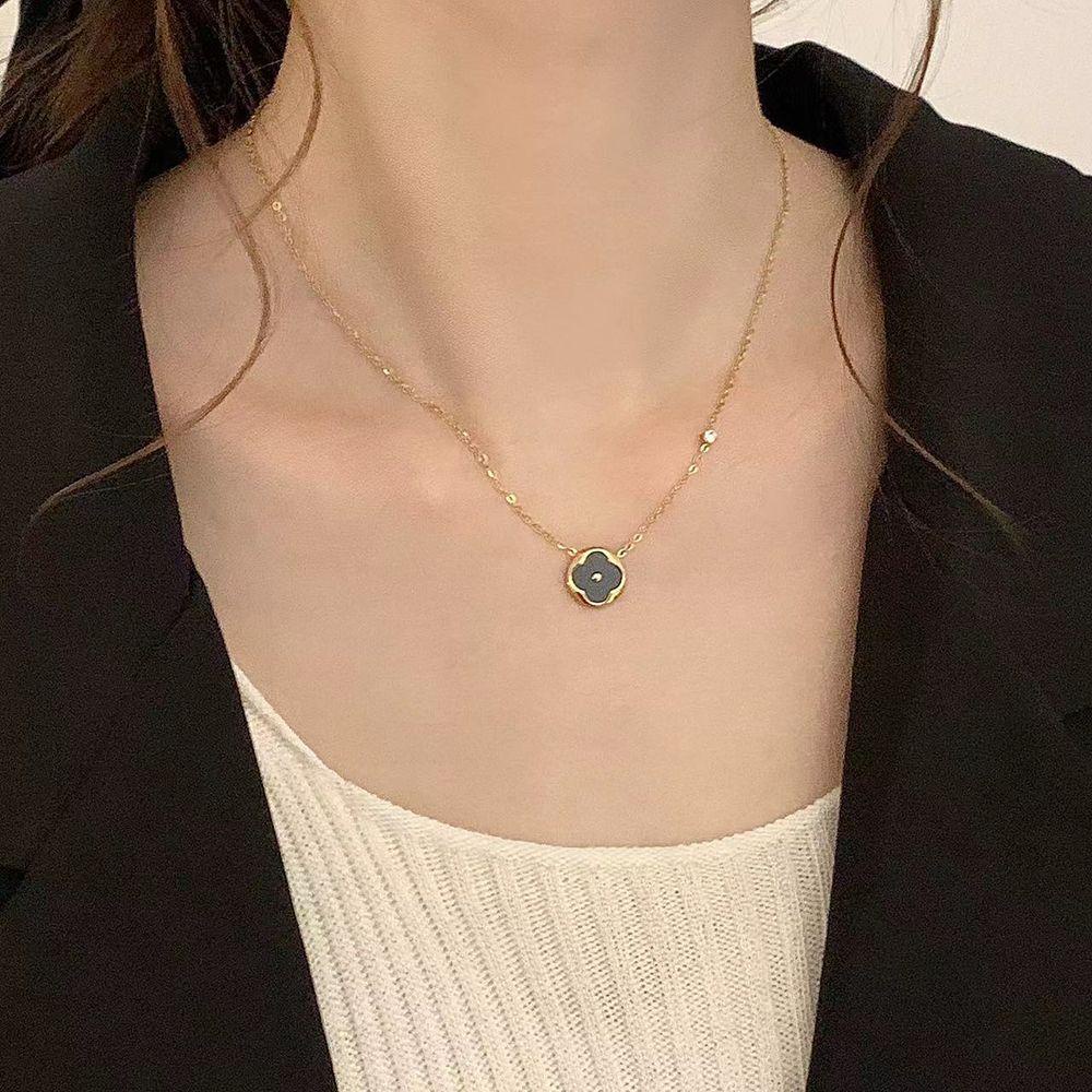 [Elegan] Clover Kalung Temperamen Sederhana Shell Perempuan Keren Berlian Choker Wanita Kalung