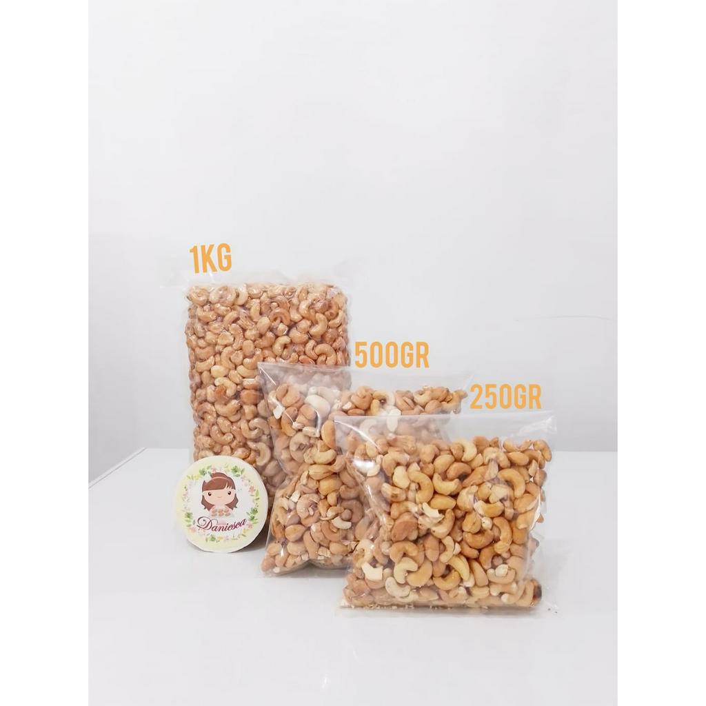 

.1kg kacang mede SUPER original, renyah, enak - scp