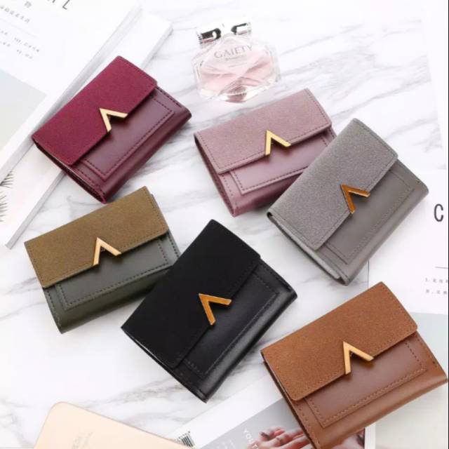 dompet lipat wanita v