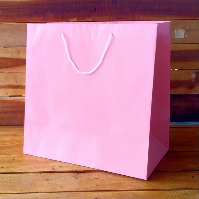 

Paperbag Pink Uk. 30 x Tinggi 35 x 20 cm