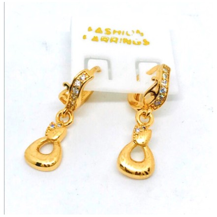 Anting wanita //anting klip juarai permata //anting permata // anting lapis emas//anting //perhiasan