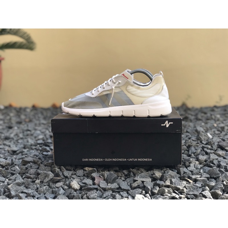 Nah Project x Axe Monotranslucent Clear (Harumkan Indonesia) size 42 // Sepatu Second Preloved Used