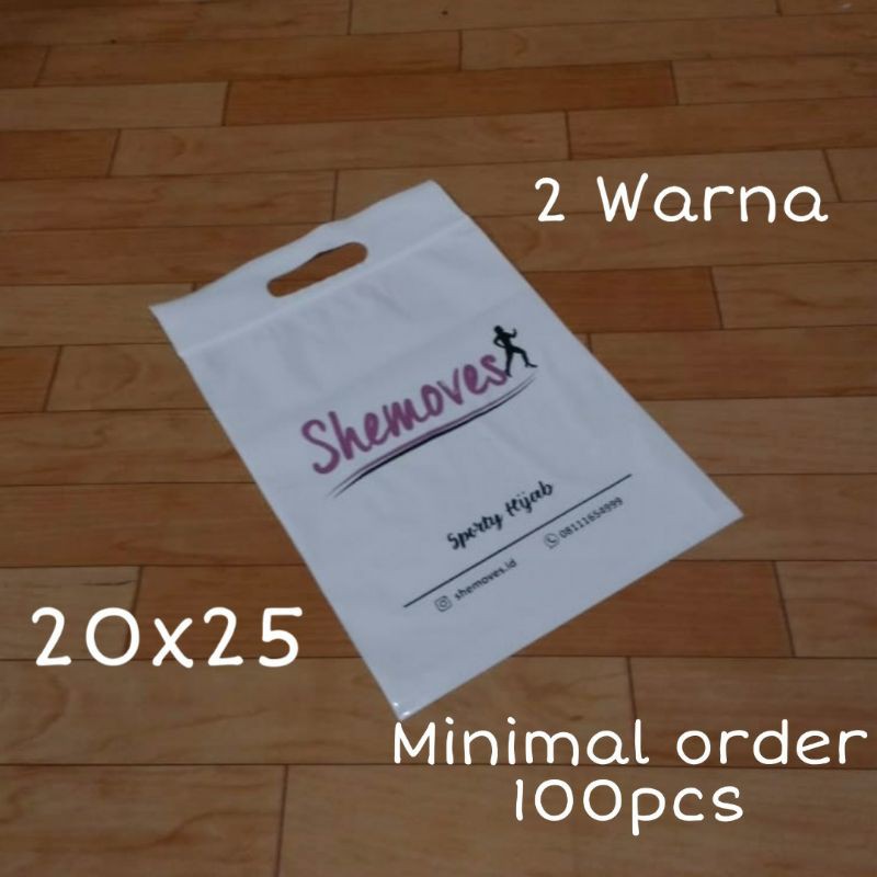 

Plastik Sablon 2 Warna Ukuran 20x25