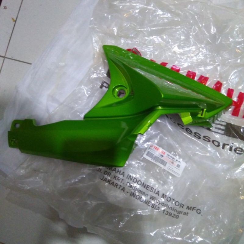 Cover under sambungan sayap bawah kiri Yamaha Jupiter Z 115 original