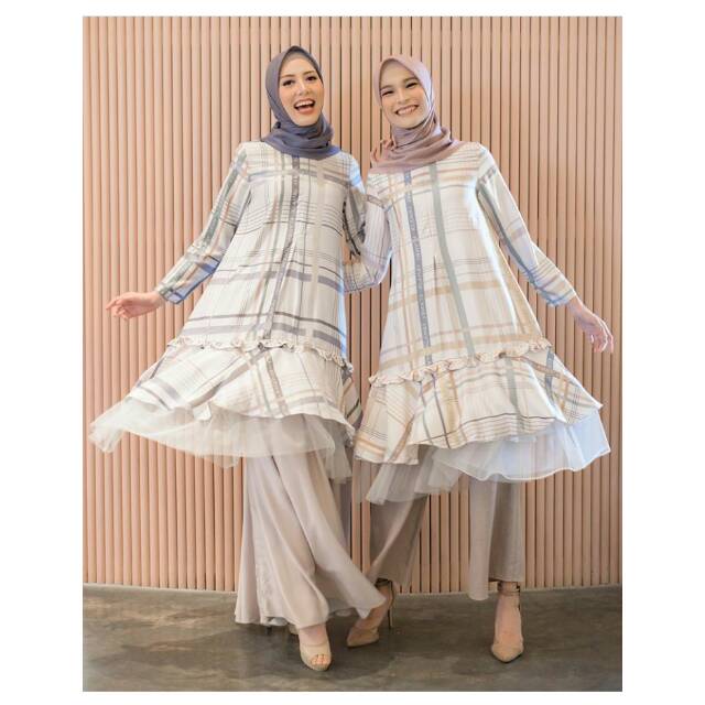 AKASHA TUNIK WEARING KLAMBY