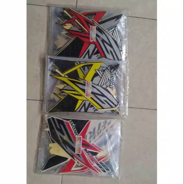 STRIPING / LIS HONDA NEW CB150R STREETFIRE 2017