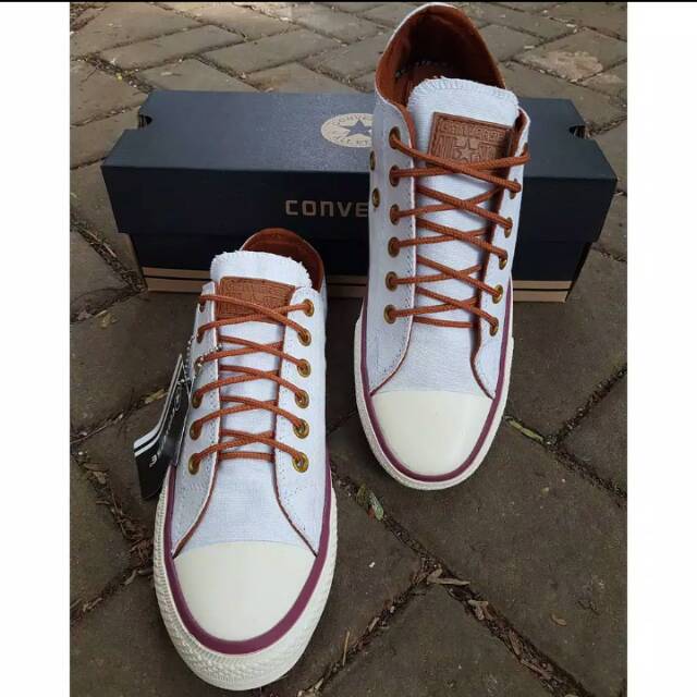 Sepatu Converse Putih