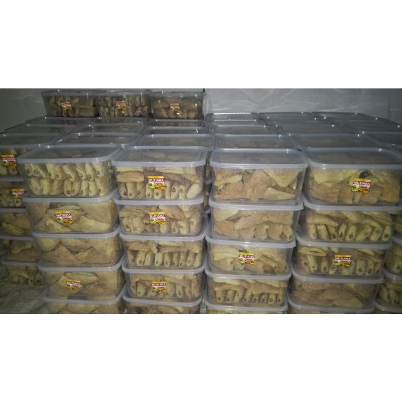 

Parcel lebaran Roti Tarcis / kue pastry - isi 25 (toples) bs mix 2rasa