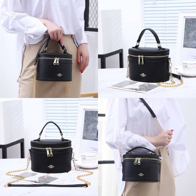 COACH Cosmetics Case Leather Bag With Sling Strap Q1830