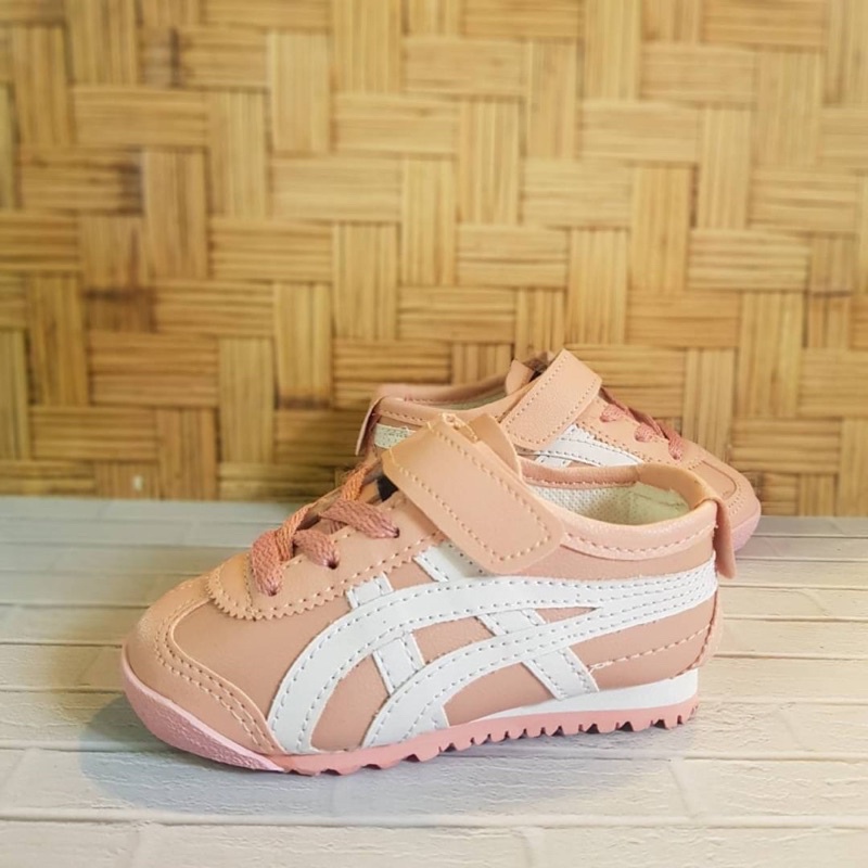 Sepatu sekolah sepatu anak sepatu paud sepatu baby sepatu sneakers velcro