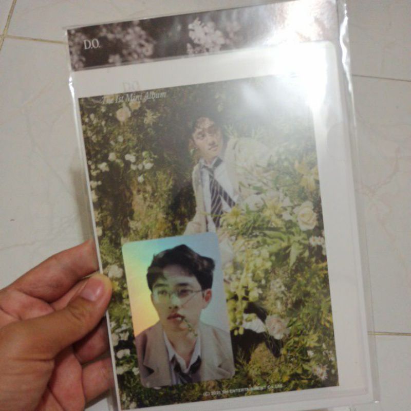 D.O. Kyungsoo Empathy MD OFFICIAL POSTCARD & HOLO PHOTOCARD