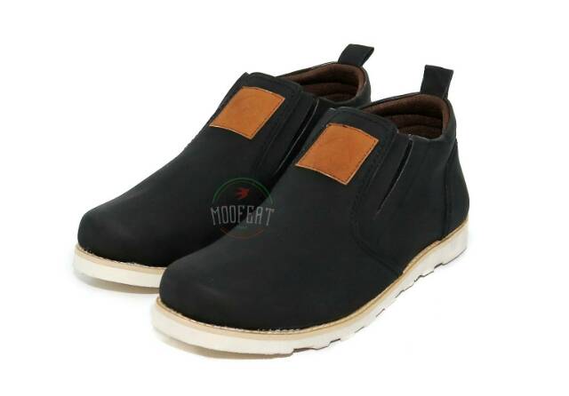 MOOFEAT BOSTON SLOP KULIT