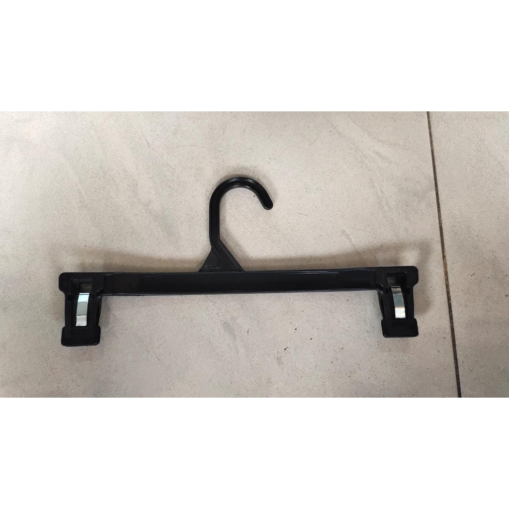 JEPIT CELANA PLASTIK 30 CM HANGER JEPIT - HANGER JEPIT CELANA - GANTUNGAN BAJU JEPIT PLASTIK - HANGER BAJU JEPIT BAHAN KUAT DAN BERKUALITAS TEBAL-HITAM 30 CM