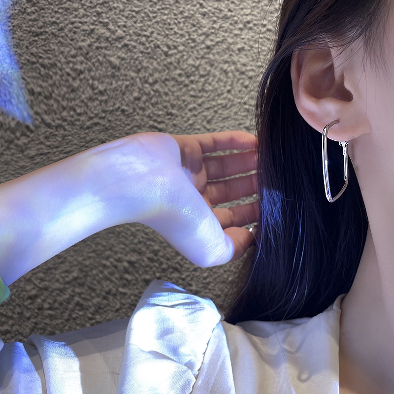 Anting Tusuk Bentuk Kotak Geometri Simple Gaya Korea Untuk Wanita