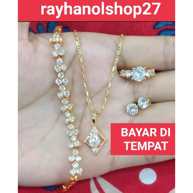 SET PERHIASAN TITANIUM 2523a FULL PERMATA PUTIH LAPIS EMAS 22 K GOLD