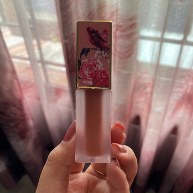 Preloved HOJO Velvet Matte Liquid Lipstick shade 274 (preloved makeup / skincare)