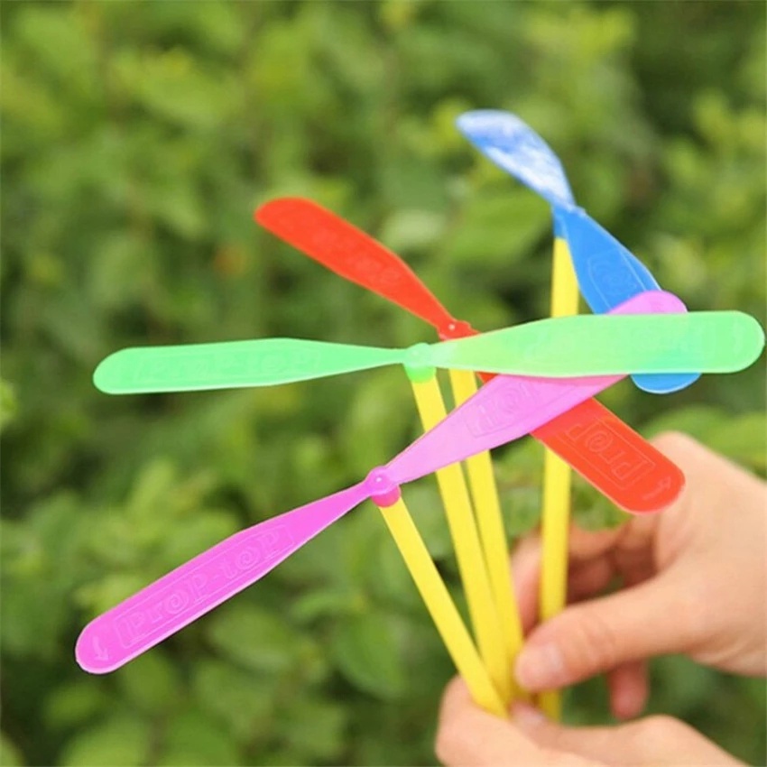 1pc Mainan Baling Baling Baling Baling Bambu LED Warna Acak Gaya Klasik Tradisional Nostalgia Untuk Anak
