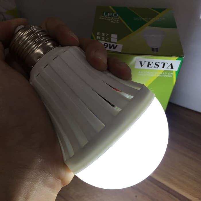 Intelligent Emergency Bulb LED Otomatis Nyala Saat Mati Lampu 9W Avera