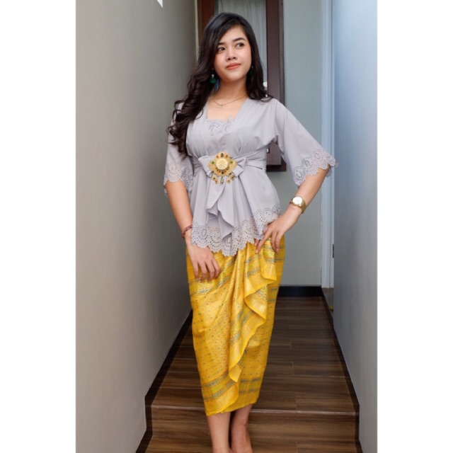 Set kebaya jadi tali best seller