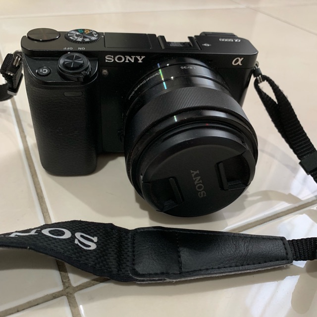 Dijual body sony a6000 + lensa fix asli sony 35mm