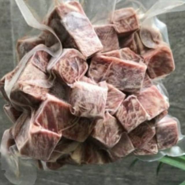 

DAGING SAIKORO WAGYU MELTIQUE STYLE, BERBENTUK DADU/CUBES 250gr