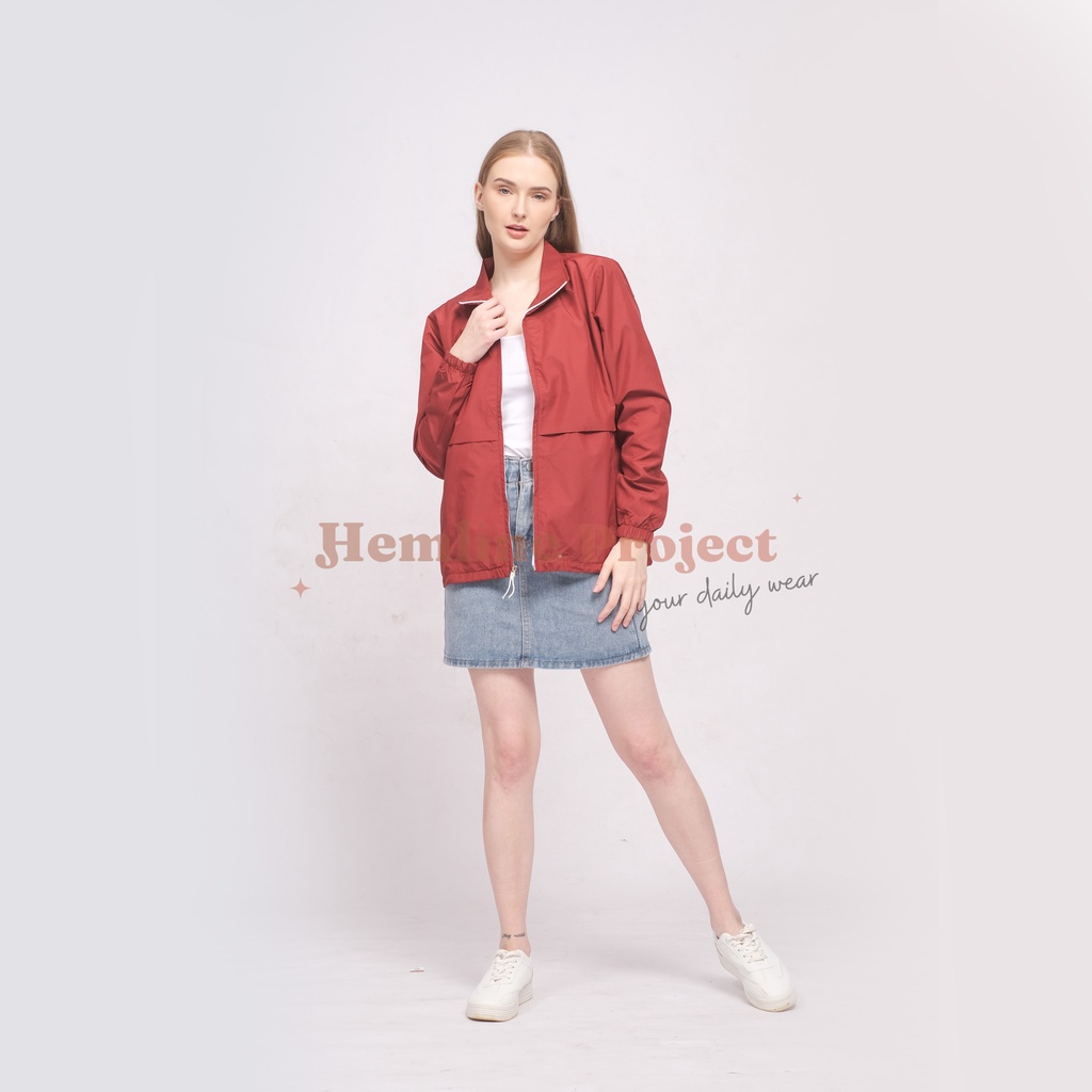 Elya Jaket Coach Wanita - Cherry