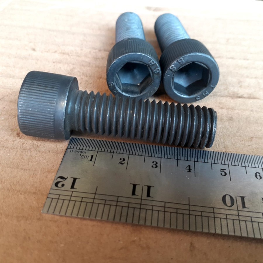 BAUT L M14X45 BAJA / BAUT L BAJA M14 X 45 / PANJANG 4,5CM L12 / BAUT L BAJA M14X45 BAUT L 14X45 BAUT