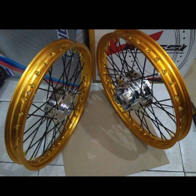 Sepaket Velg Rossi Komplit Motor SupraX125 plus Rakitan paket Velg Rossi Tromol Jari Jari