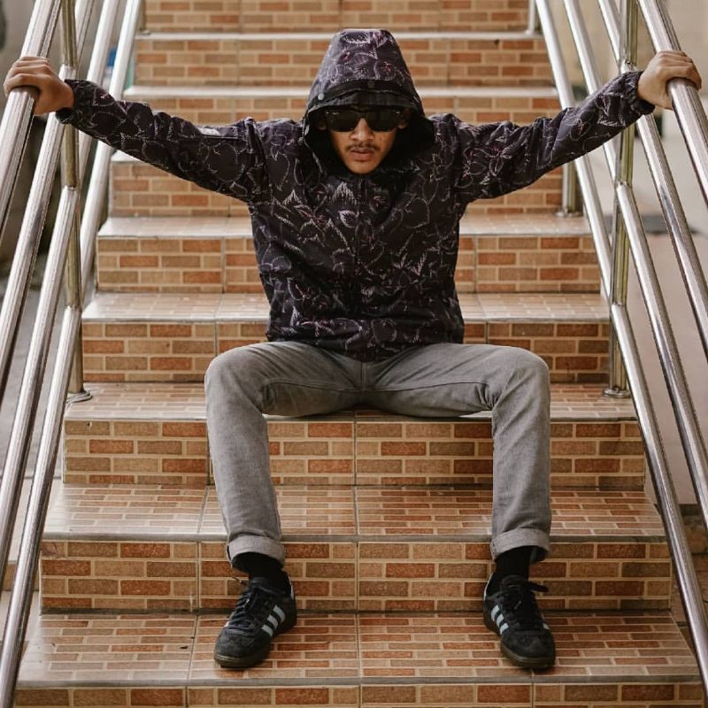 jaket parasit sleting troublemaker