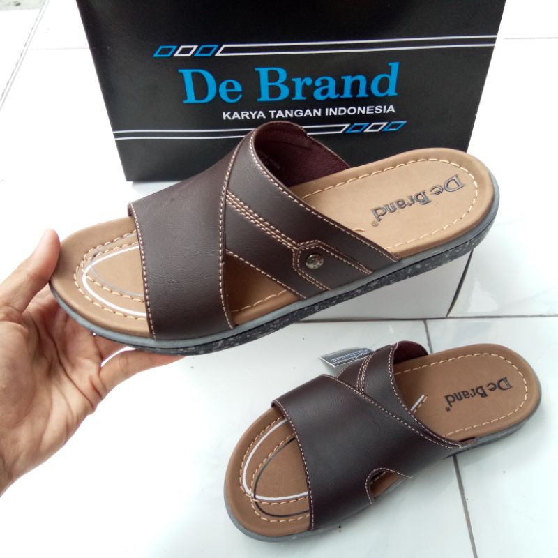 Sandal Kulit Pria Slop DeBrand Ontario