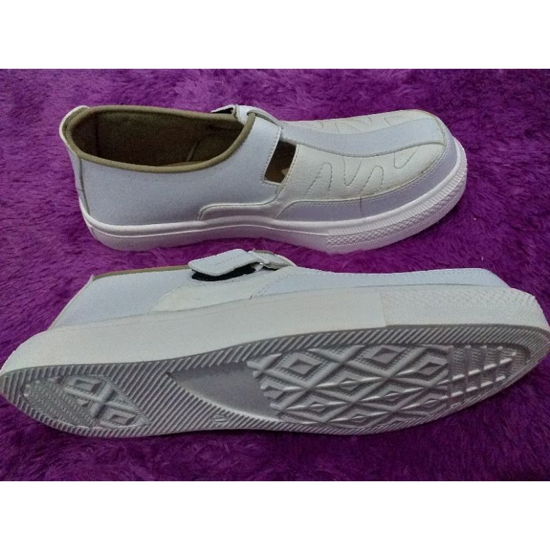 Sepatu OneLove Jumbo 41.42.43 SOL IVORY /naf999