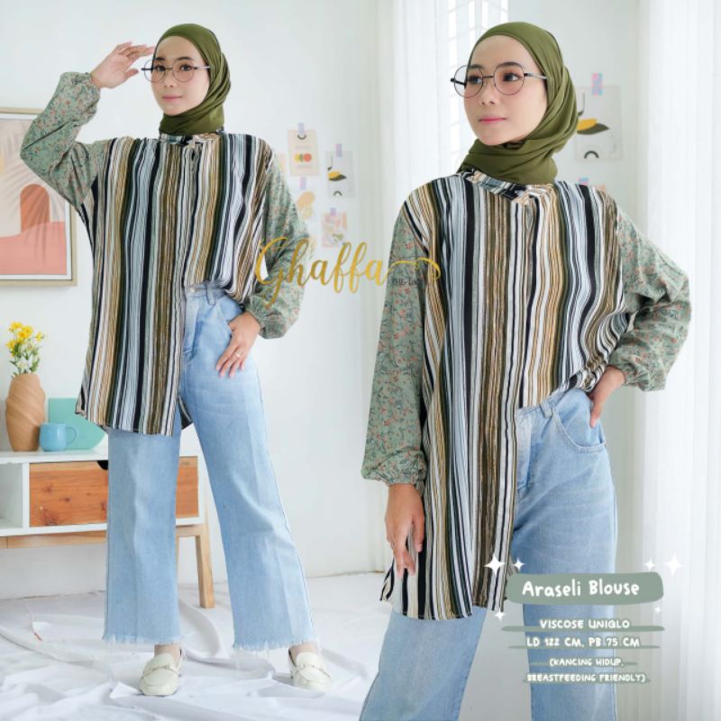 Araseli blouse oversize motif salur abstrak by ghaffa the label