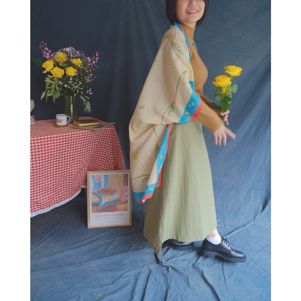 Grandma's Outer Scarf | Outer Multiway Scarf | Outer | Kain | Outer Scarf