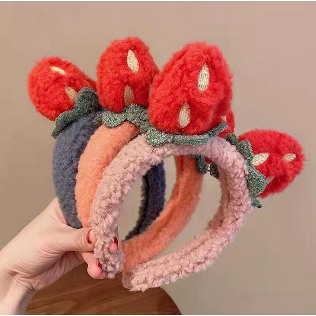 Bando Korea Perempuan Dewasa Motif Strawberry Bahan Bulu Aksesoris Hiasan Rambut Bandana AK168