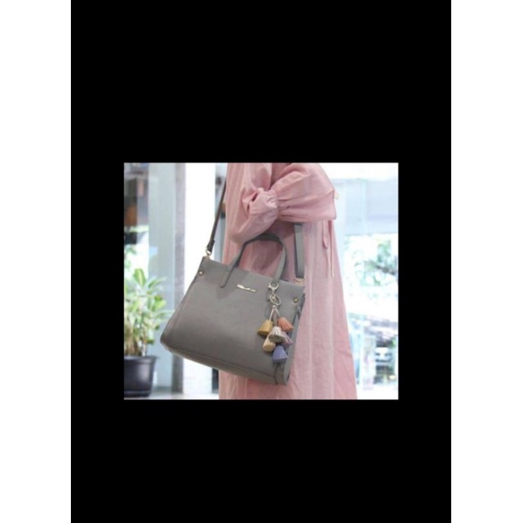 Tas Wanita Merk Elizabeth