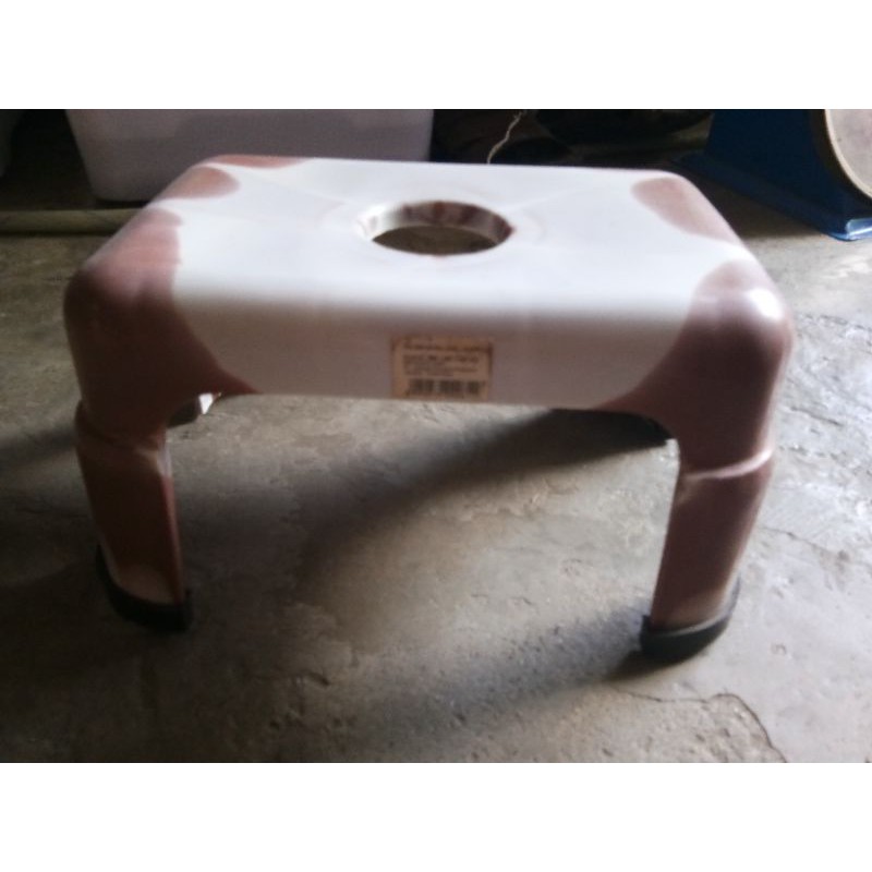 kursi/bangku jongkok kecil LionStar