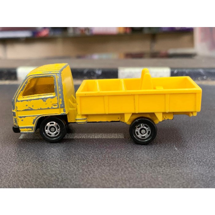 Vintage Tomica 32 Isuzu Elf Made in Japan No Box