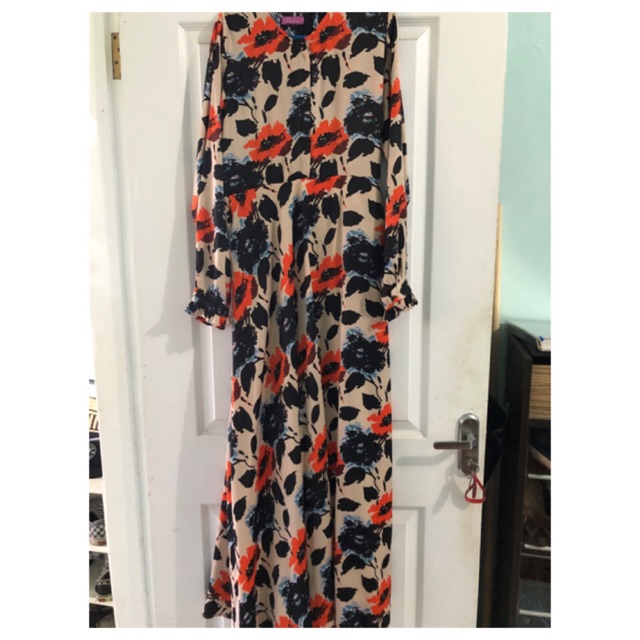 Preloved dress merk dichta