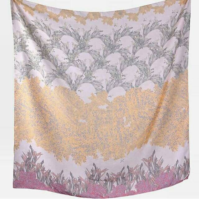 Preloved kaguya cream riamiranda