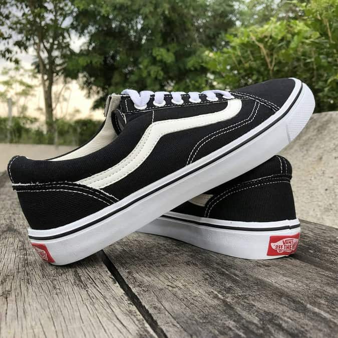  SEPATU  VANS  AUTHENTIC FULL BLACK HITAM POLOS  WHITE PUTIH 