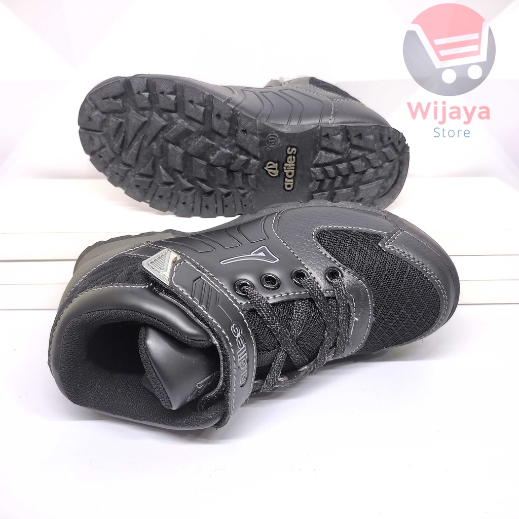 Sepatu Sekolah Ardiles 31-36 Model Boot Anak Hitam Polos dengan Kombinasi Perekat dan Tali yang Trendi RAMPAGE GRAINED BIS ACW BOMSILK