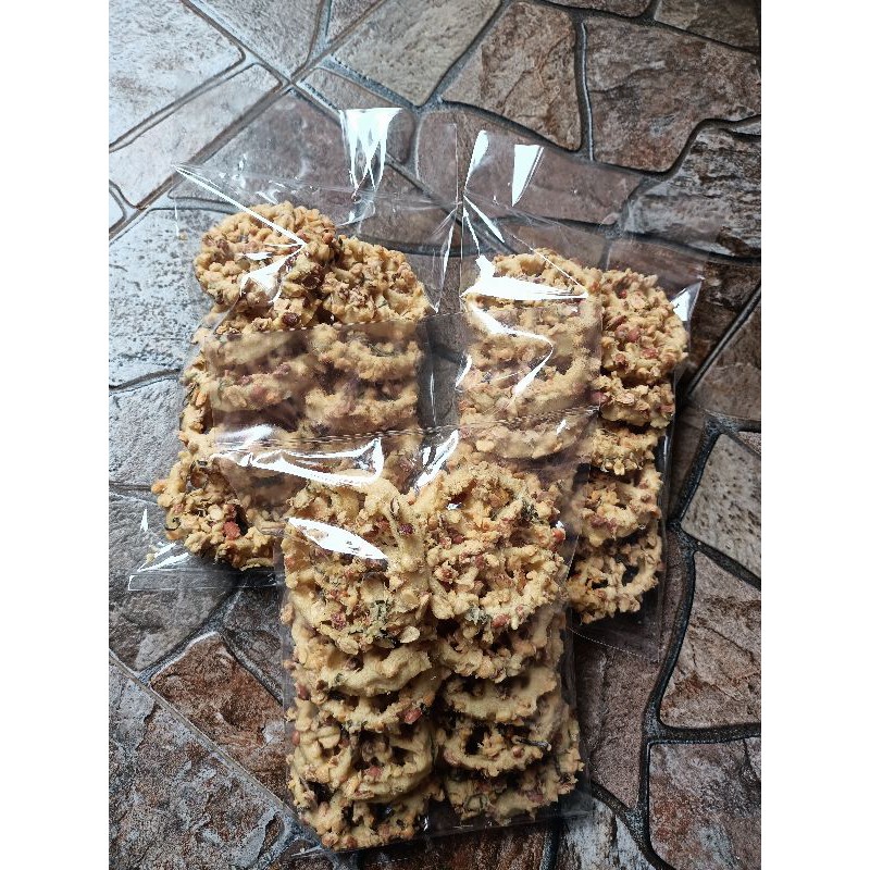

Peyek Kacang Kembang Goyang