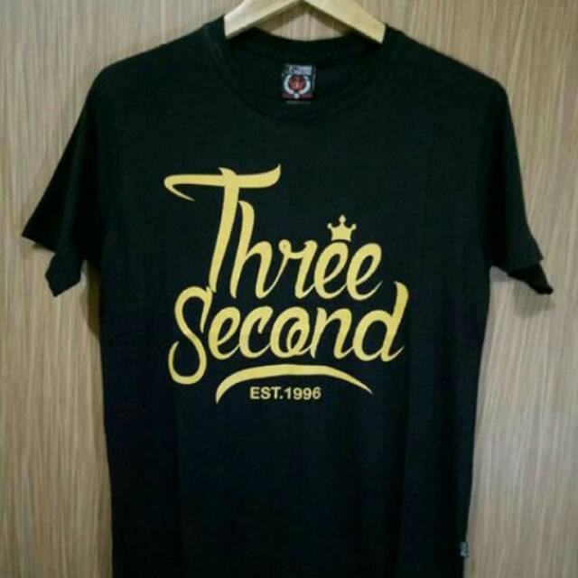 Kaos / baju / tshirt three second